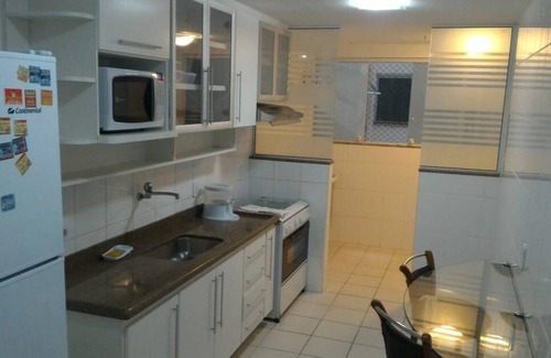Guarapari Apartment | Praia do Morro 2 bedrooms with air conditioning, en suite, internet, garage.