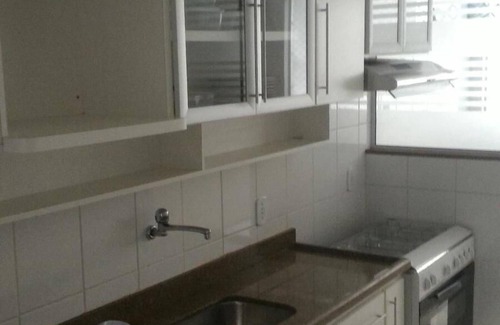 Guarapari Apartment | Praia do Morro 2 bedrooms with air conditioning, en suite, internet, garage.