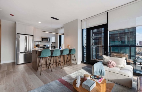 West Loop Apartment | Premium 2BR with City Views + Easy Access