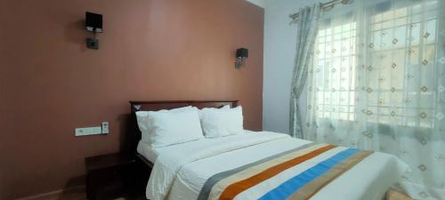 Yaounde Apartment | Premium apart with parking near Golf