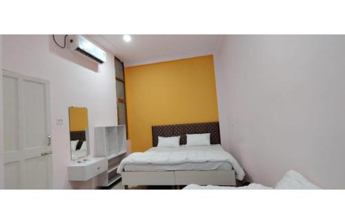 Varanasi House | PREMIUM HOTEL - SHREE PURAM - Free Wi-Fi & Parking - Near The Shree Kashi Vishwanath Temple
