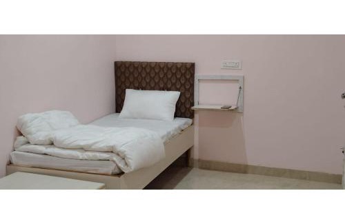 Varanasi House | PREMIUM HOTEL - SHREE PURAM - Free Wi-Fi & Parking - Near The Shree Kashi Vishwanath Temple