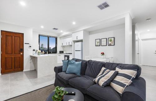 St James House | Premium Modern House-Walk to Curtin Uinversity-3 bedroom & 2 bathroom up for 4 People