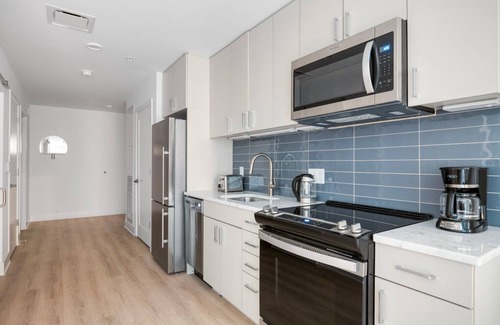 NoMa Apartment | Premium NoMa Jr 1BR w/W/D, Concierge & Gym, nr Metro, by Blueground