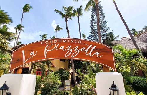 Bavaro Apartment | PREMIUM QUEEN BED SUITE CONNECTING Pool and Beach Club - La Piazzetta #73