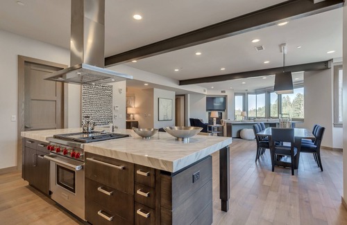 Deer Valley Apartment | Premium Three Bedroom 3 Apartment Hotel by RedAwning