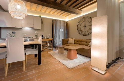 Volterra Apartment | Prestigious Home - Pool, Gazebo, and Stellar Views