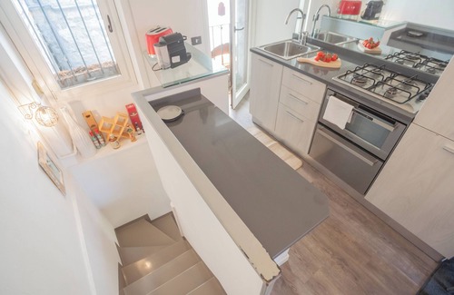 Carate Urio Apartment | Pretty Studio in Old Town by Rent all Como