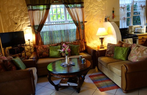 Black Rock House | "Pride of Courland" Beachfront Apartments With Pool By The Caribbean Sea - Ap. Mot Mot