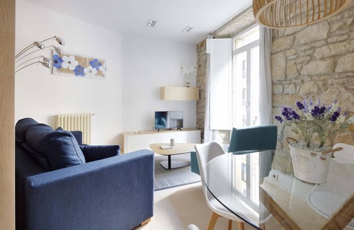 San Sebastian Centro Apartment | Prim Suite 2 by FeelFreeRentals