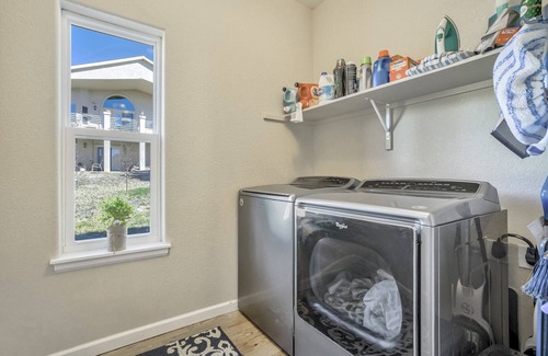 Gleneagle House | Pristine, Modern Home with Views, Pool Table, Sauna, Exercise Room, WiFi, Fire Places, 3 TVs, Space!