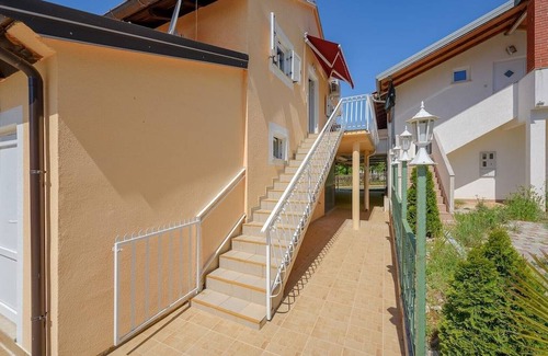 Katoro Apartment | Privacy in the centre of events