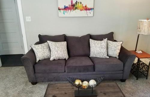Brighton Heights House | Private 3 Bdrm Apt Spacious And Convenient