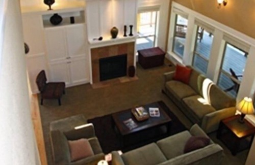 RiverWild House | Private Air Conditioning Wifi Hot Tub Fireplace Pet Friendly