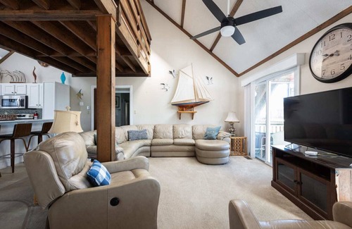 Sea Scape House | Private and Quiet Family Retreat - Steps to the Beach