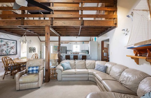 Sea Scape House | Private and Quiet Family Retreat - Steps to the Beach