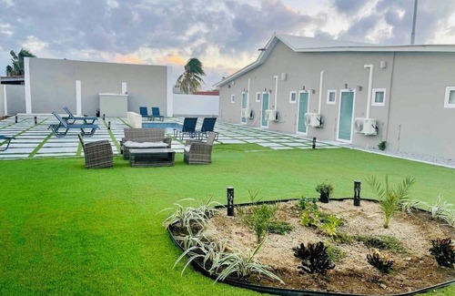 Esmeralda Apartment | Private apartment block w/pool 5 min from the beach!