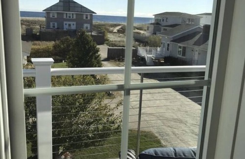 Seabrook House | Private beach access in Beautiful Seabrook Beach New Hampshire