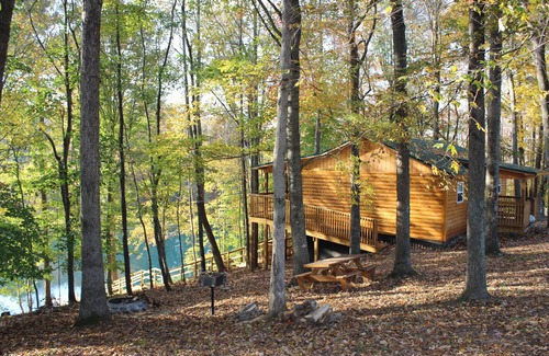 Russell Springs Cabin | Private Catch And Release Lake-Boat Rental Included! Close to Lake Cumberland!