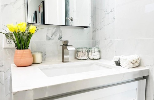 Granada Hills South House | Private, Charming 2BR/2.5BA House with Outdoor Patio