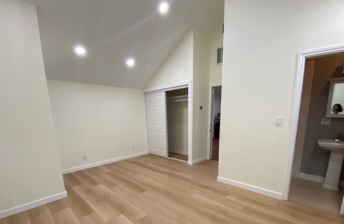 Old Palo Alto Cottage | Private cottage - in charming old Palo Alto, full kitchen, 1BR/1BA. common area