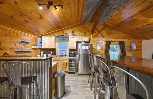 Broken Bow Cabin | Private Creek Access, Hot Tub, Fire Pit, Dogs