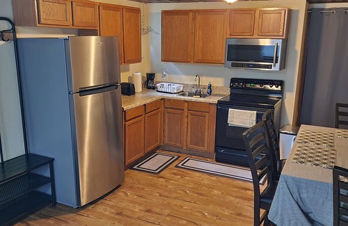 Brandon Apartment | Private Furnished Apartment - Quiet, Safe & More!