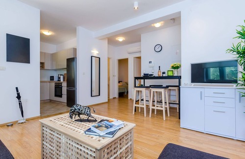 Ploce Apartment | Private Garden Apartment Dubrovnik - Two-Bedroom Apartment with Garden and Terrace