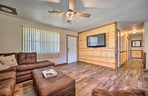 Broken Bow House | Private Hot Tub and Yard Secluded Broken Bow Home!