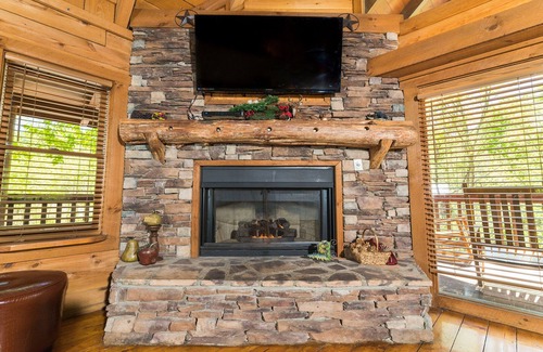 Sevierville Cabin | Private log cabin Chalet at the foot of the Smoky Mountains