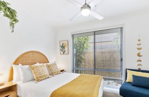Parrearra House | Private & Peaceful Kawana Island Home