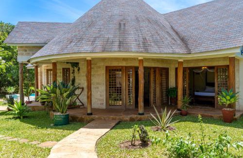 Diani Beach Villa | private pool cottage diani beach