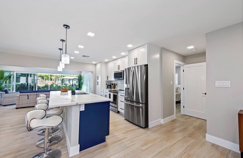 Laguna Shores House | ⭐Private Pool, Canal Front Home-Beach and Bay⭐