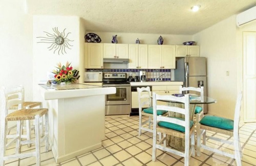 Centro Condo | Private Rooftop Terrace Retreat with Pools Access