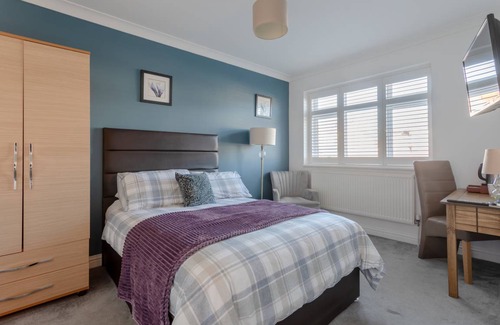 Queensbury Resort | Private room ∙ 1 bedroom ∙ 2 guests