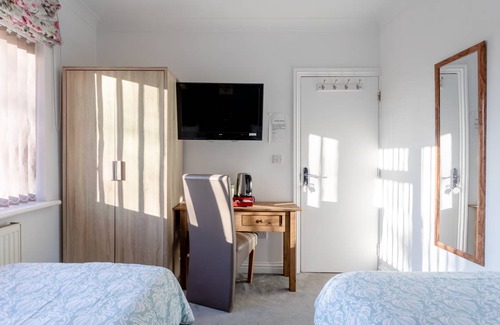 Queensbury Resort | Private room ∙ 1 bedroom ∙ 2 guests