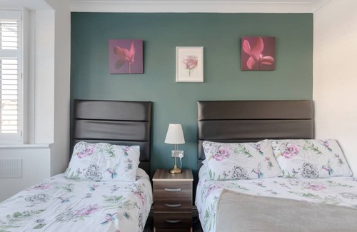 Queensbury Resort | Private room ∙ 1 bedroom ∙ 3 guests