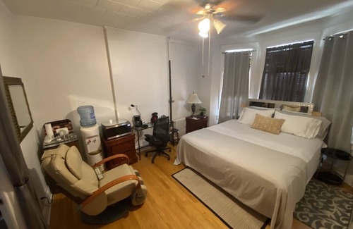 North Bergen Hotel | Private Room Jacuzzi massage seat Parking 15mins 2 NY