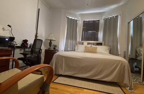 North Bergen Hotel | Private Room Jacuzzi massage seat Parking 15mins 2 NY