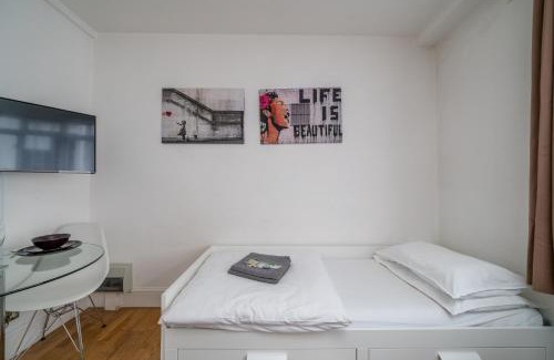 Soho Apartment | Private Studio - Wardour Street - Berwick Street
