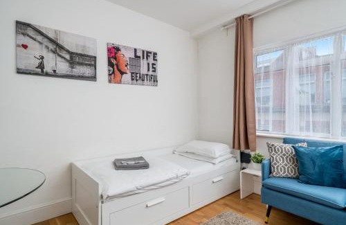 Soho Apartment | Private Studio - Wardour Street - Berwick Street