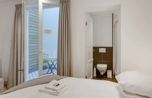 Jordaan Bed & Breakfast | Private Studio with Patio in the heart of Amsterdam