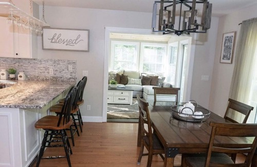 Conway House | Private & Super Spacious, close to downtown N. Conway and ski.
