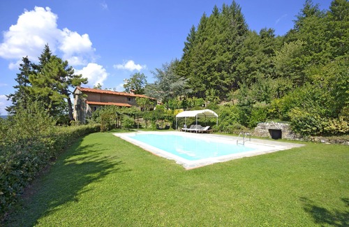 Pieve di Chio Villa | Private Villa with A/C, private pool, WIFI, hot tub, TV, terrace, panoramic view, close to Cortona