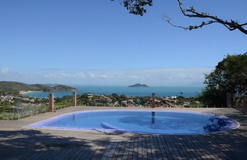 Brava House | Privileged view, swimming pool and lots of comfort! Near Rua das Pedras.