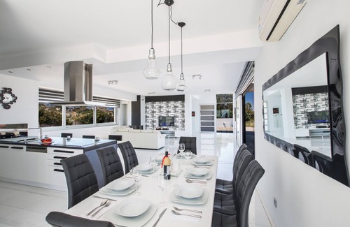 Protaras Cottage | Protaras Holiday Villa KO1 - a villa that sleeps 6 guests in 3 bedrooms