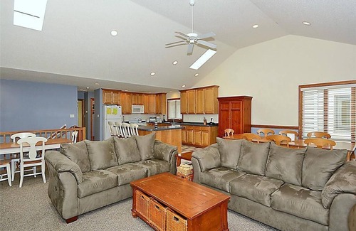 Sussex County House | Proximity to the Beach | Spacious 6BR | Deck