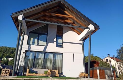 Brenna Villa | Przytulny Dom w Brennej z jacuzzi i sauną 10 os