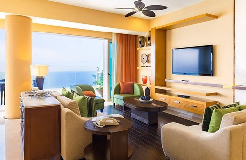 South Shore Hotel Area Apartment | Puerto Vallarta Panoramic 3 Bed Suite w/Jacuzzi