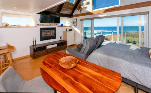 Fort Bragg Hotel | Puffin's Perch